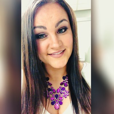 Profile Picture of Alysia Hively (@Ayye_Hive42) on Twitter