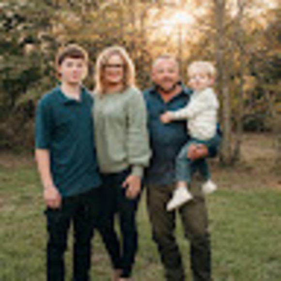 Profile Picture of Britney Macchiaverna (@britneygayle59) on Poshmark