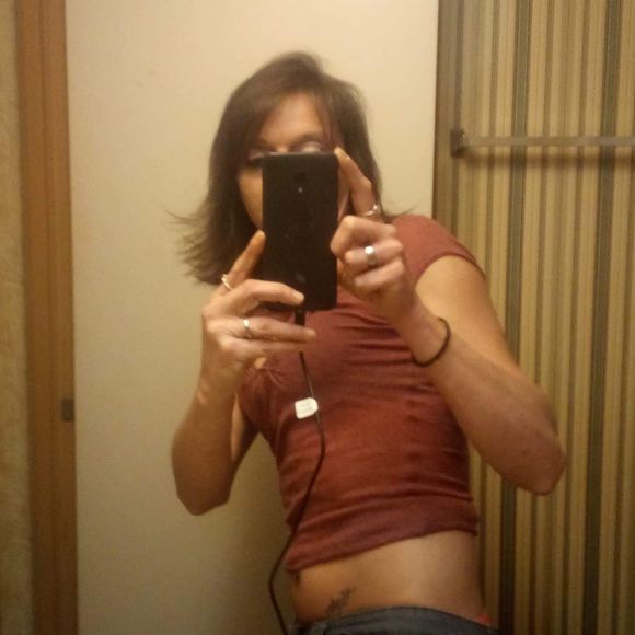 Profile Picture of April Gruenewald (@abutler36) on Poshmark