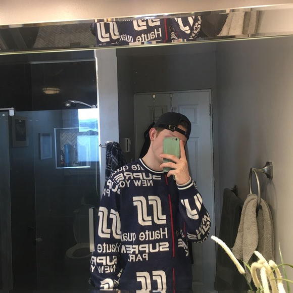 Profile Picture of Logan Dozzi (@dozzlife) on Poshmark