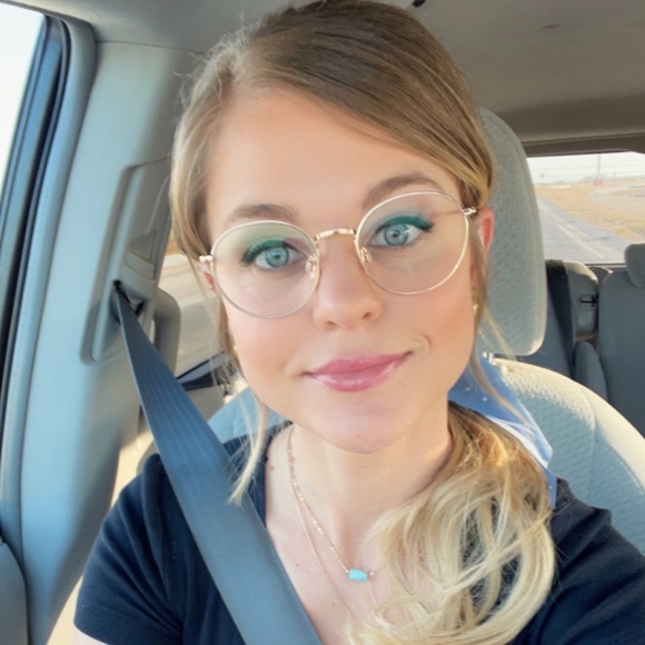 Profile Picture of Heidi Vanscoyk (@heidiu13) on Poshmark