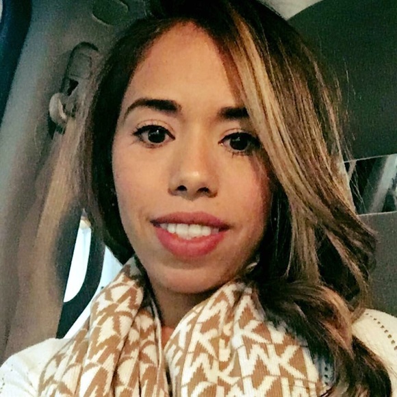 Profile Picture of Xochil Blasquez (@xochilblasquez) on Poshmark