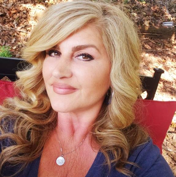 Profile Picture of Nicole Keeland (@niccanady) on Poshmark