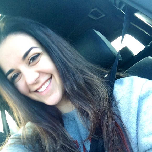 Profile Picture of Samin Vafaee (@svafaee) on Poshmark