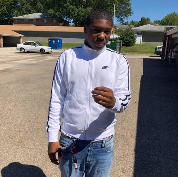 Profile Picture of Deshon Millender (@deshon2222) on Poshmark