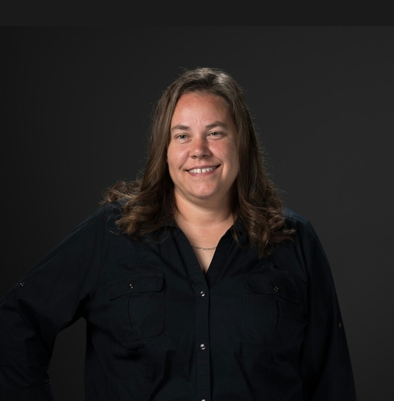 Profile Picture of Lori Milford (@lamilford73) on Poshmark