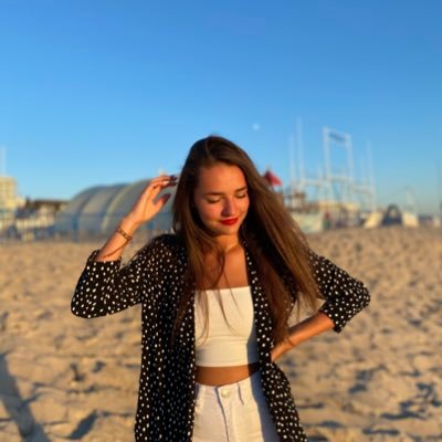 Profile Picture of Capu (@CapucineDelbecq) on Twitter