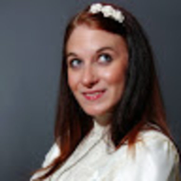 Profile Picture of Alice ray Hunter (@aliceray13) on Poshmark