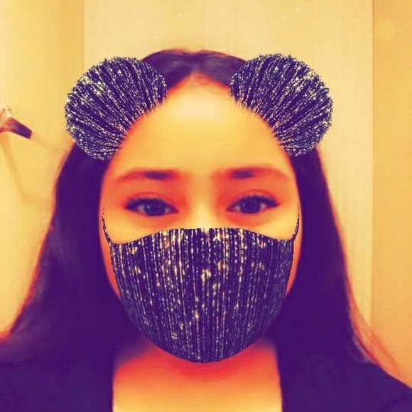 Profile Picture of Isabel Hermida (@ihermida) on Poshmark