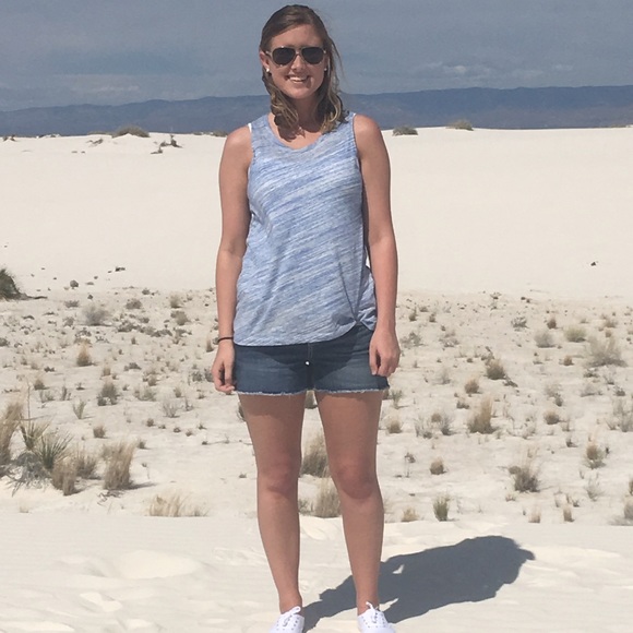 Profile Picture of Haley Glover (@gloverhalexis) on Poshmark