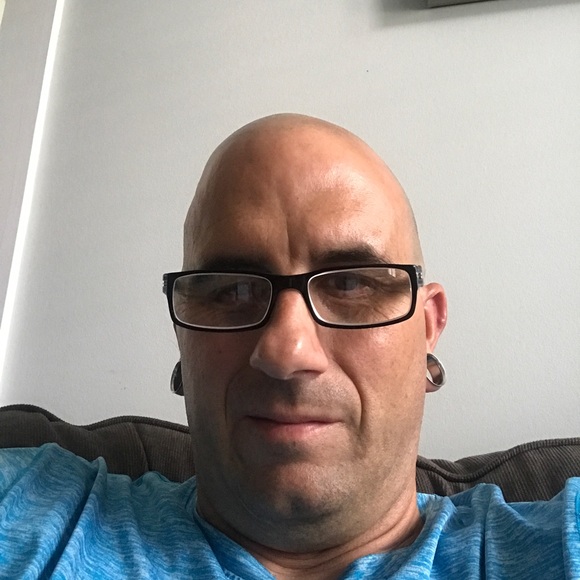 Profile Picture of Kevin Hebert (@kjabear) on Poshmark