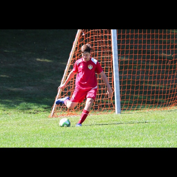 Profile Picture of Conor Barrett (@conorb13) on Poshmark