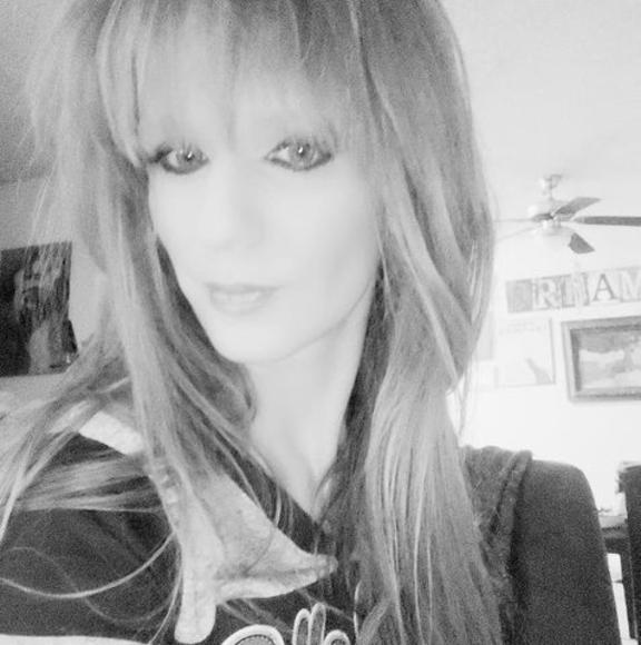 Megan Roadfeldt - Poshmark Profile Picture of Megan Roadfeldt (@hlywdup2) on Poshmark