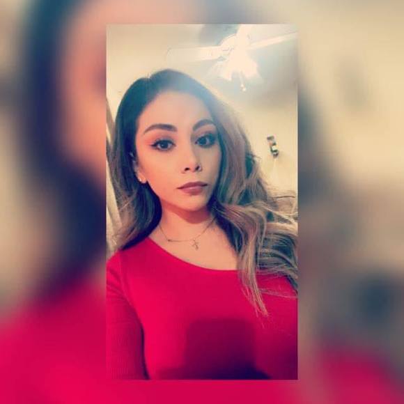 Profile Picture of Sarah Zamarron (@sarahzamarron) on Poshmark