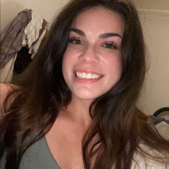 Profile Picture of Emmaline Richey (@emmaarichey2) on Poshmark