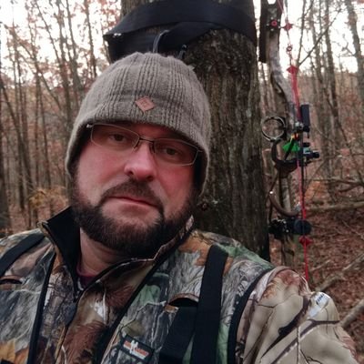 Profile Picture of Robert Unger (@robwvu304) on Twitter