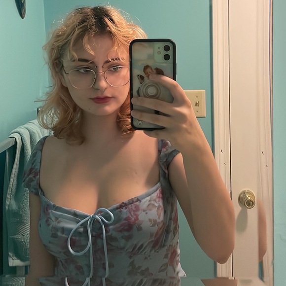 Profile Picture of Ivy Doyle (@ivycd) on Poshmark