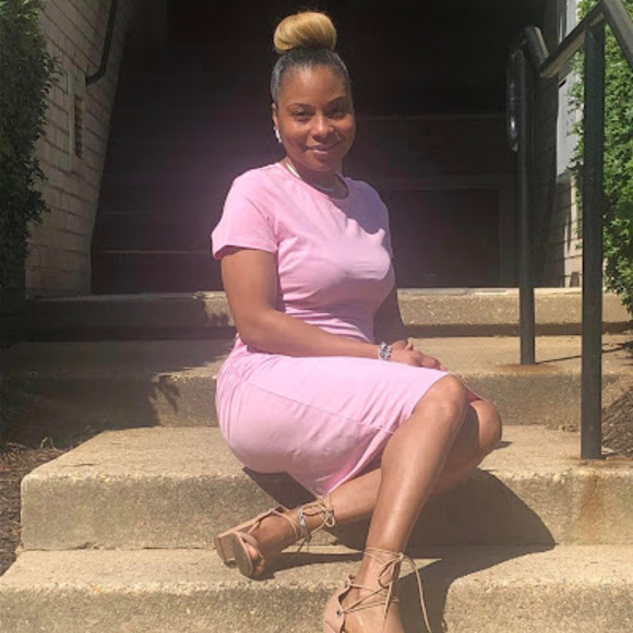 Profile Picture of Nicole Woods (@nicolewoods110) on Poshmark