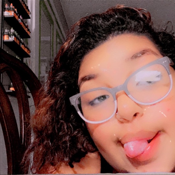 Profile Picture of Atavia Bailey (@ataviabailey) on Poshmark