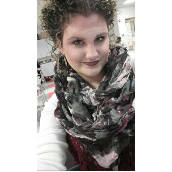 Profile Picture of Taylor Calhoun (@taylorcalhoun12) on Poshmark