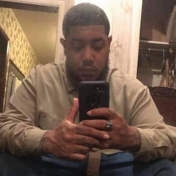 Profile Picture of Chris Chretien (@chrischretien) on Poshmark