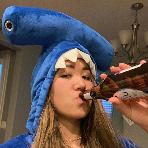 Profile Picture of Ashlee Kim (@aukim1202) on Poshmark