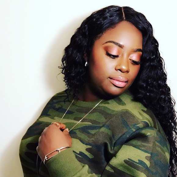 Profile Picture of Denise Browne (@nikkieboo) on Poshmark