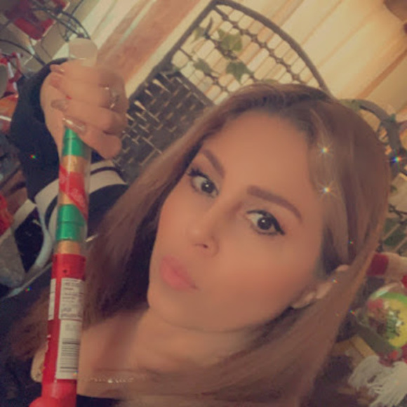 Profile Picture of Yesenia Cabrera (@yeseniacabre467) on Poshmark