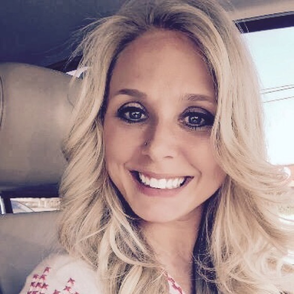 Profile Picture of Jaime Poole (@jaimepoole) on Poshmark