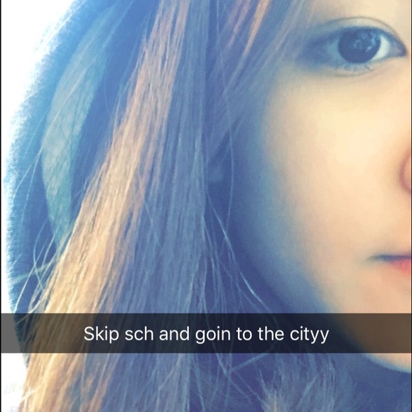 Profile Picture of Anh Minh (@minhanh7399) on Poshmark