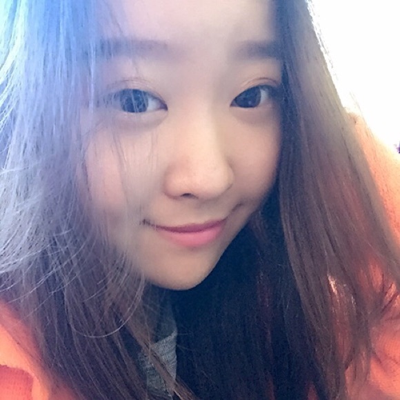 Profile Picture of Waiyee Cheng (@miniwendyy) on Poshmark