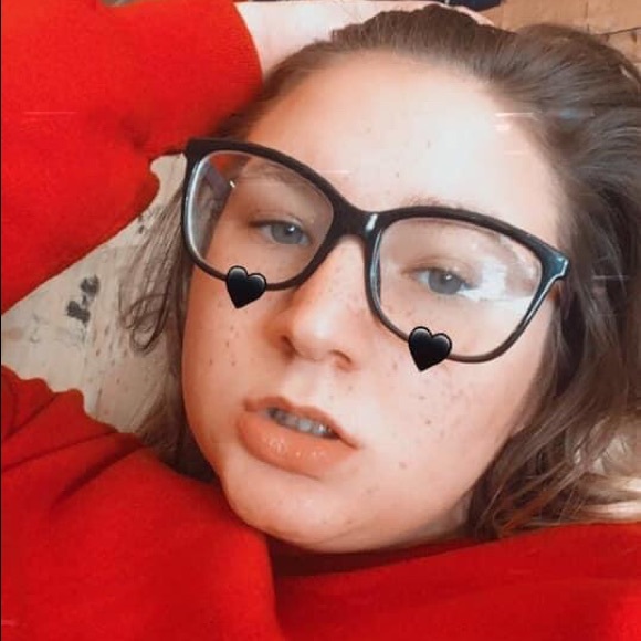 Profile Picture of Gabby Moneyhun (@ggmoneyhun02) on Poshmark