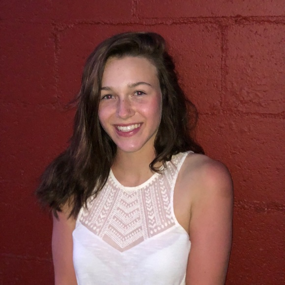 Profile Picture of Chloe Fowler (@chlo3fowler) on Poshmark