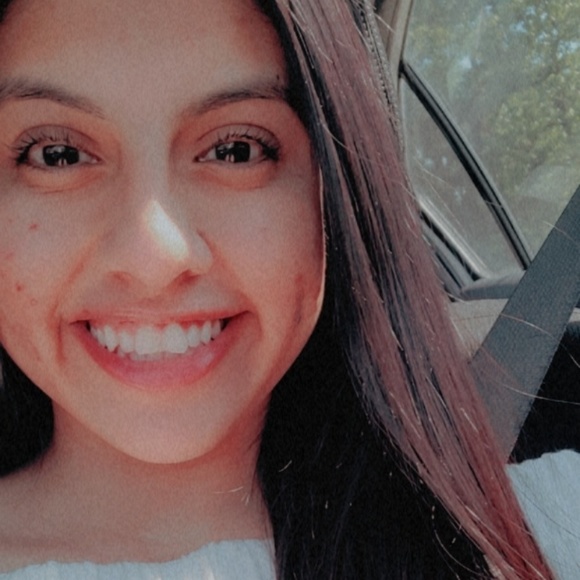 Profile Picture of Nancy Machuca (@n_nataly) on Poshmark