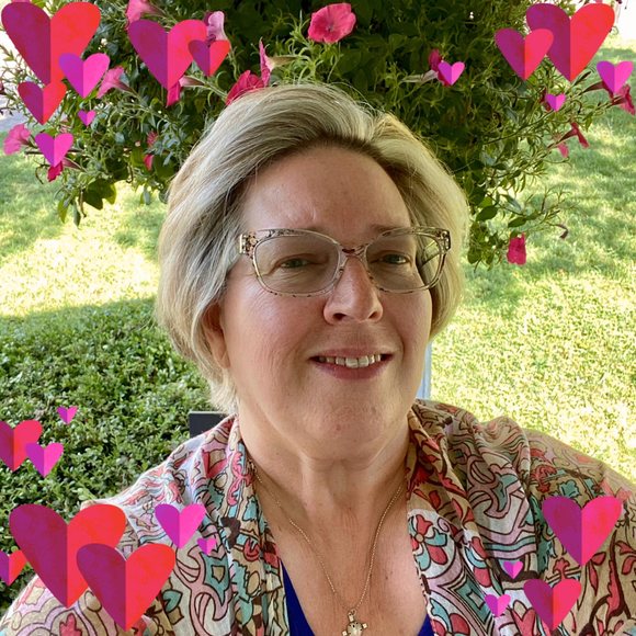 Profile Picture of Julia Moya (@jimoya65) on Poshmark