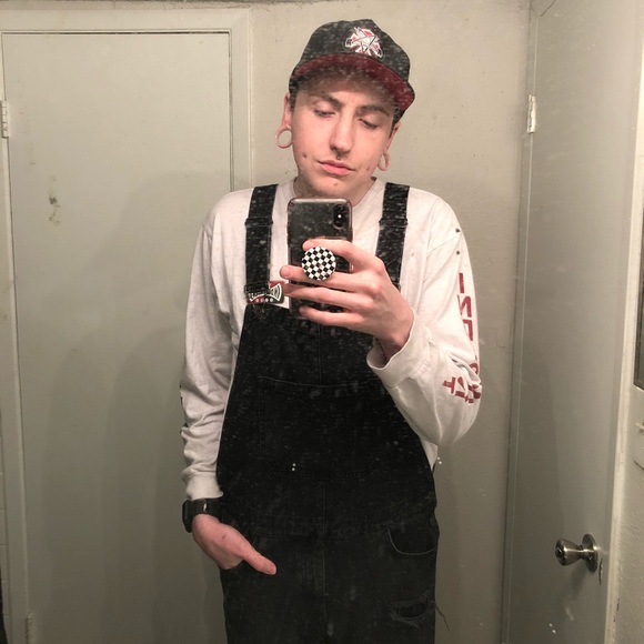 Profile Picture of Joshua Prather (@joshprather96) on Poshmark