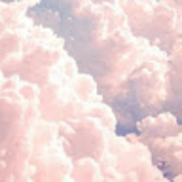 Profile Picture of April Torreon (@aprtor88) on Poshmark