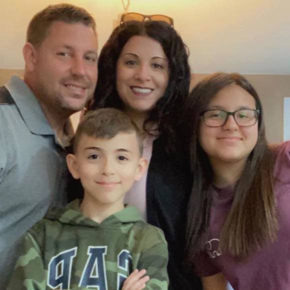 Profile Picture of Lisa Cicchitelli ferranti (@bear930) on Poshmark