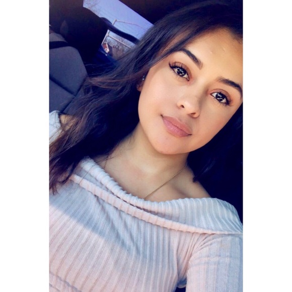 Profile Picture of Gissela Rojas (@gisselarojas) on Poshmark