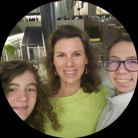 Profile Picture of Renee Diguiseppe (@reneek19) on Poshmark