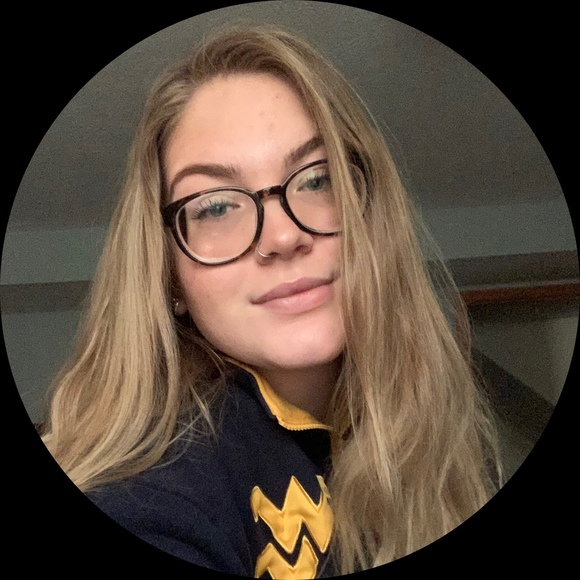 Profile Picture of Madolyn Manack (@11_20_95) on Poshmark