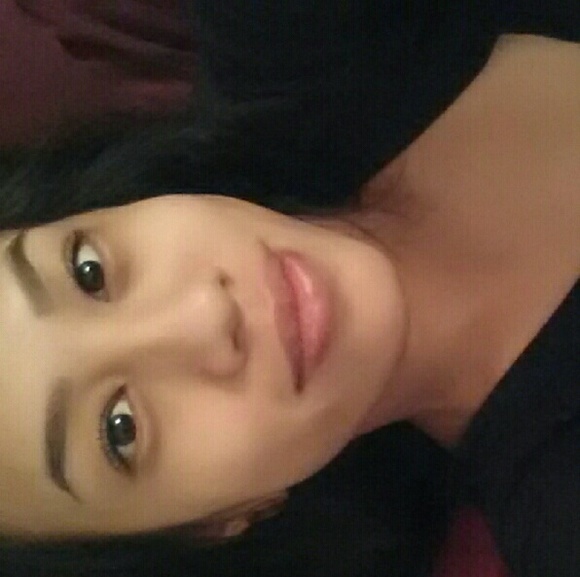 Charmaine Benigno - Poshmark Profile Picture of Charmaine Benigno (@charmainebee) on Poshmark