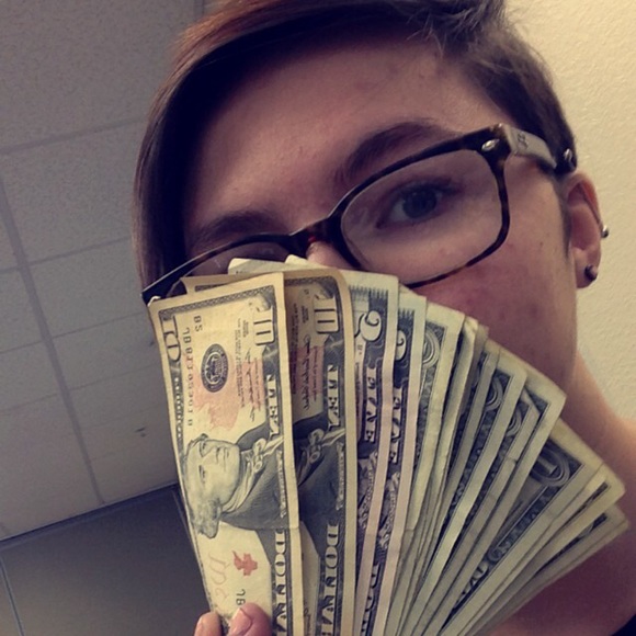 Profile Picture of Sam Schappert (@samschapp) on Poshmark