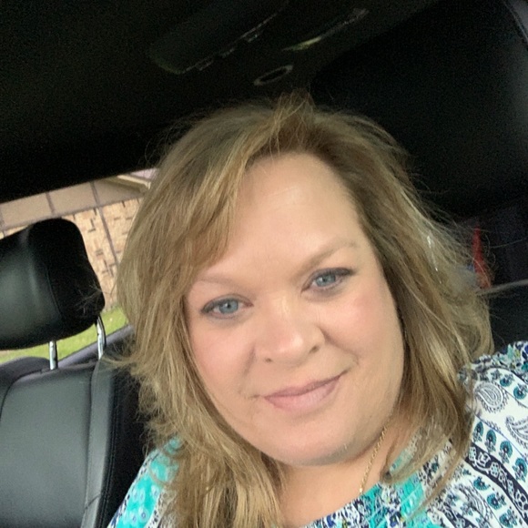 Profile Picture of Amy Mcfadden (@amcfadden3) on Poshmark