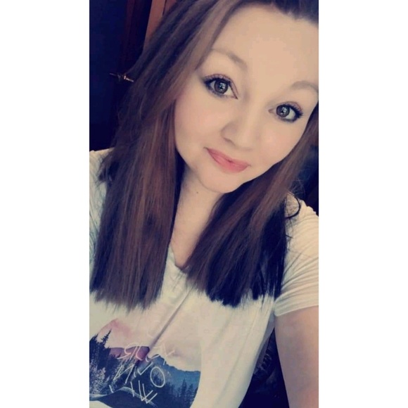 Profile Picture of Katie Hamby (@hambykatie) on Poshmark