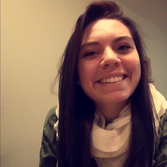 Profile Picture of Taylor Balderson (@ballerson17) on Poshmark