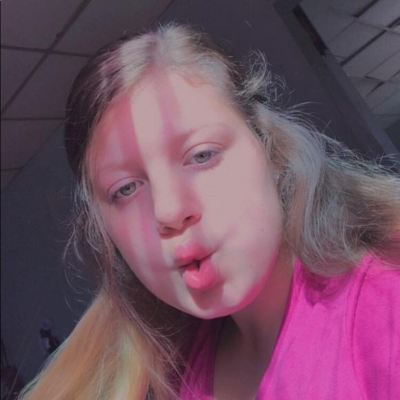 Azucena Mankins - Poshmark Profile Picture of Azucena Mankins (@azucenamankins) on Poshmark