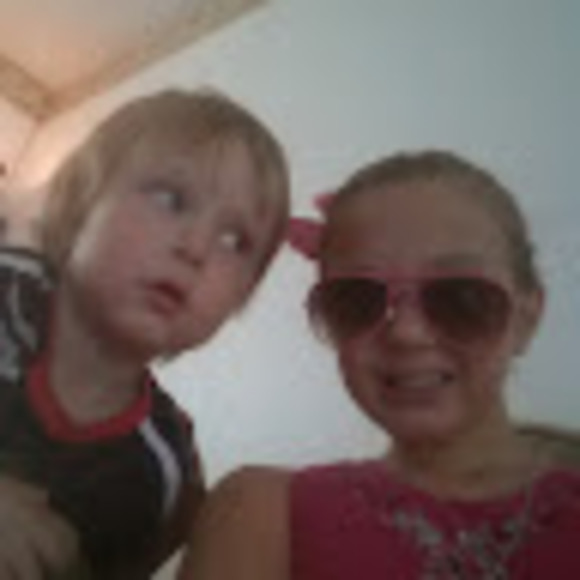 Profile Picture of Carrie Campbell (@kalicocamp) on Poshmark