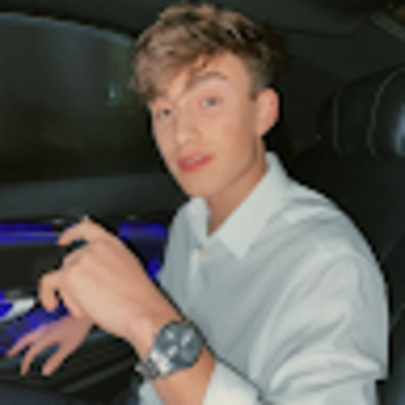 Profile Picture of Monique Rojas (@moniluvsu15) on Poshmark