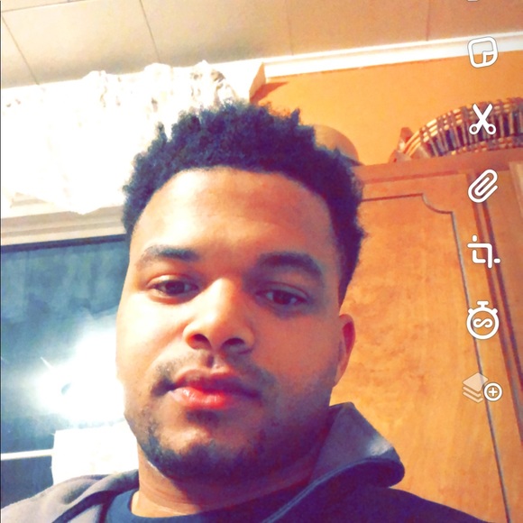 Profile Picture of Chris Smelley (@chrissmelley) on Poshmark